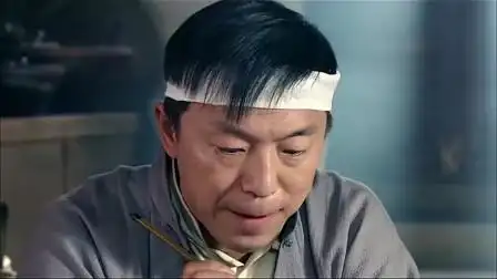 青岛往事满仓挂出罢市的招牌,小嫚责怪,咋这么缺心眼呢