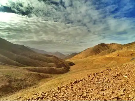 阿尔金山自然保护区海拔4485米的阿木巴勒阿希坎山口 千龙网记者