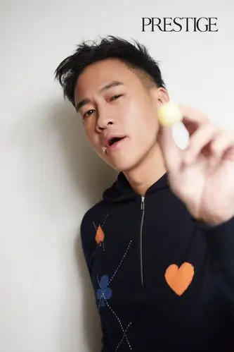 帅东俏皮表情四连拍!童心未眠的何导|何润东|童心|表情_新浪新闻