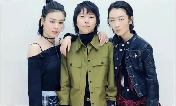 窦靖童,周冬雨和马思纯,三个年少轻狂的青年正在尽情享受着他们的自由