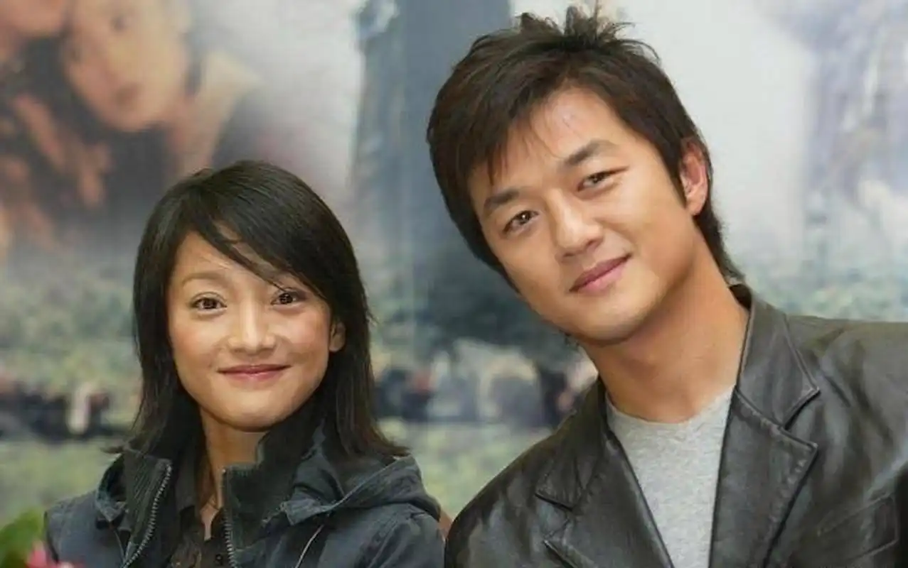 当年,瞿颖和李亚鹏在一起,张艺谋好心提醒:"小心点,他可能只是图你的