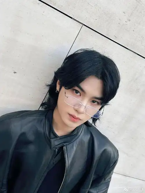 黄明昊新ep一人之众