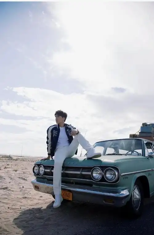 挑战每天按相册顺序发一张李易峰的照片