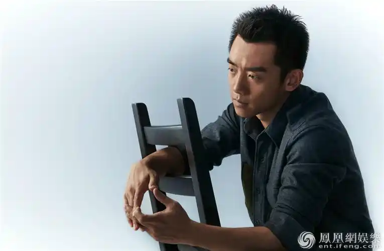 郑恺最新写真曝光时尚型男尽展百变魅力