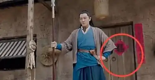 "少儿不宜"穿帮镜头:张馨予吻戏拉丝!宋仲基吻戏老手!乔妹为啥离婚?