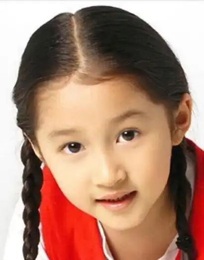 躲过岁月杀猪刀的童星,关晓彤一双美腿吸睛无数 - 传说影院