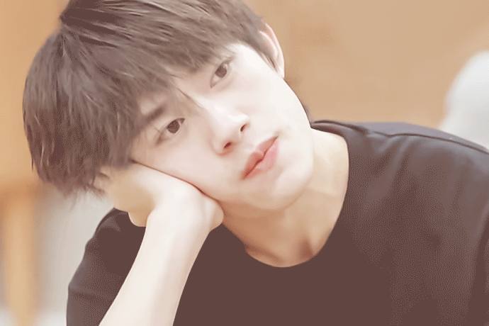 易烊千玺可爱系列萌翻来袭 hold不住的蜜糖小甜心