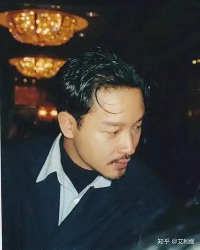 你认为张国荣最美的照片是哪一张?