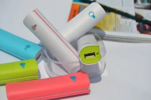 新款首发 智能自拍神器 超声波自拍移动电源 单节18650充电宝