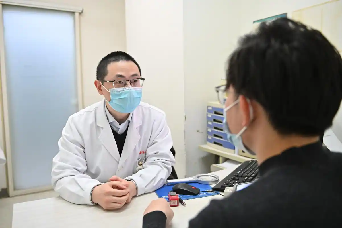 瑞金医院皮肤科为"一号疾病"设立专病门诊,开出三条高效问诊建议