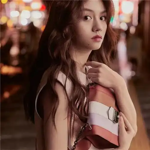 春夏是谁?她可是香港电影届第一位90后金像奖影后.