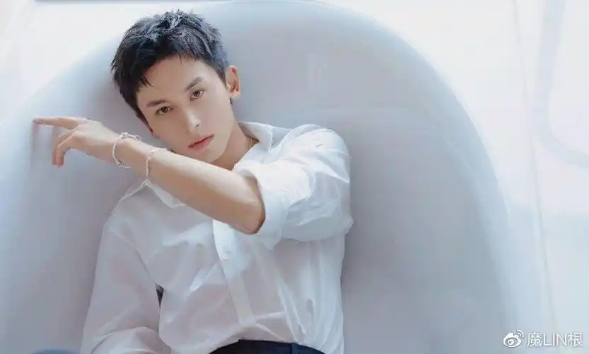 不忘初心虽然我很喜欢阿絮但我更喜欢作为张哲瀚的你