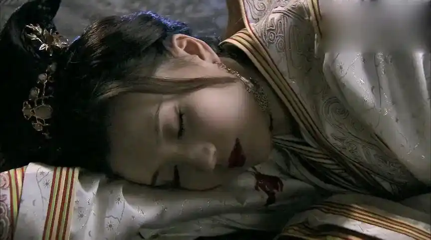 新三国:貂蝉自尽于曹操面前,许禇:她死得好!