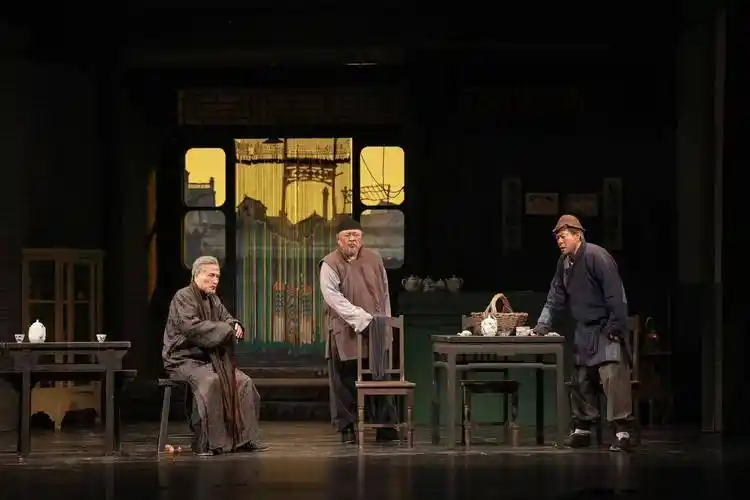 专访|话剧《茶馆》主演梁冠华:"演到年轻人接棒的那一天"