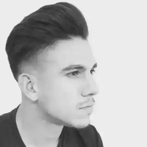 蓬巴杜,上面弄出很蓬松的样子,不塌更好看.