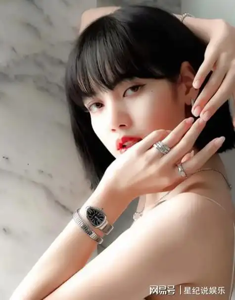 放肆热舞展示火辣身材,或为疯马秀做准备|辣妹|韩国|lisa_网易订阅