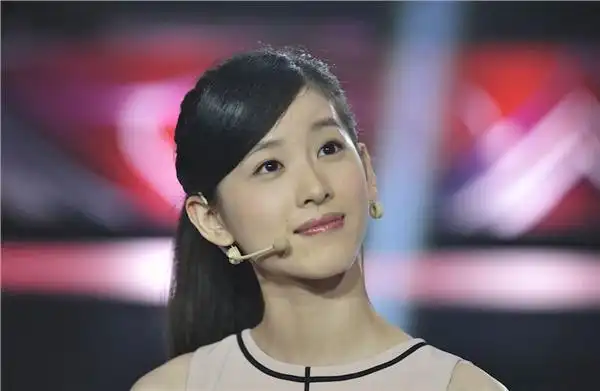 奶茶妹妹现身医院 或已怀孕1-3个月【组图】