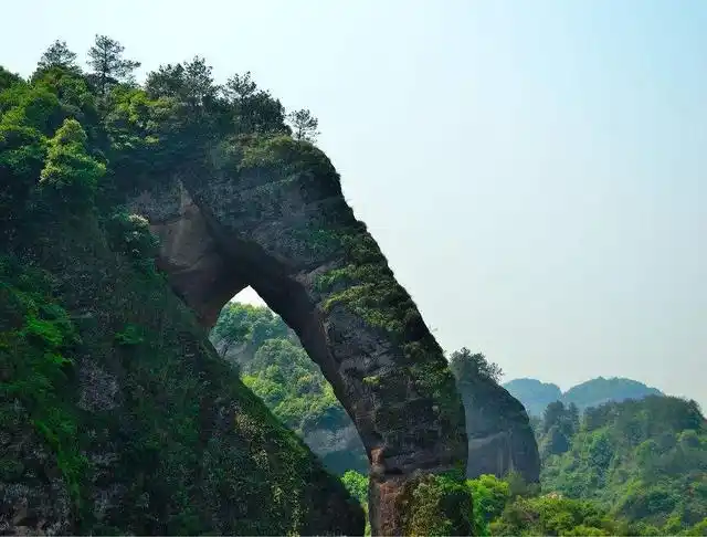 中国江西龙虎山象鼻山