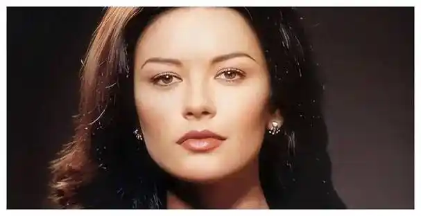 原创泽塔琼斯传奇之路内外兼修的世界最美女人