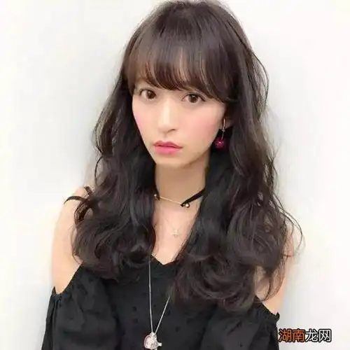 40岁女人最减龄发型 40多岁女人适合什么发型好看