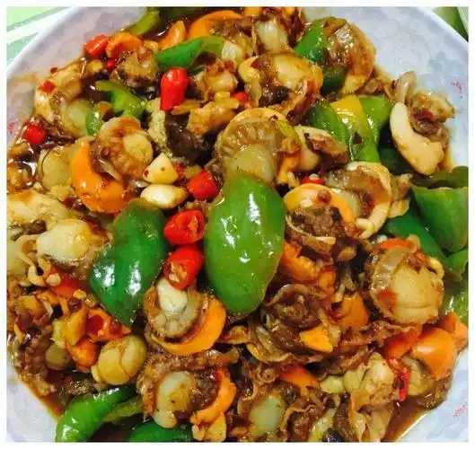 p>青辣椒炒扇贝是一道美食,制作原料主要有鲜扇贝肉,青辣椒. /p>
