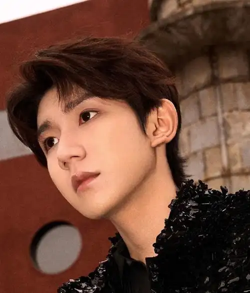 王源欧阳娜娜同航班##王源飞波士顿开启新学期