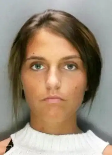 英国美少女毒贩因颜值太高被称为最美通缉犯