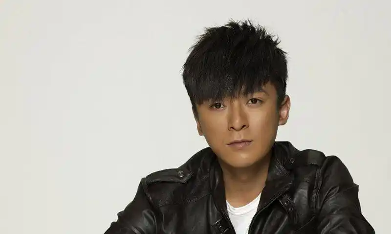 朱雨辰恋情曝光 朱雨辰女友照片资料被揭露