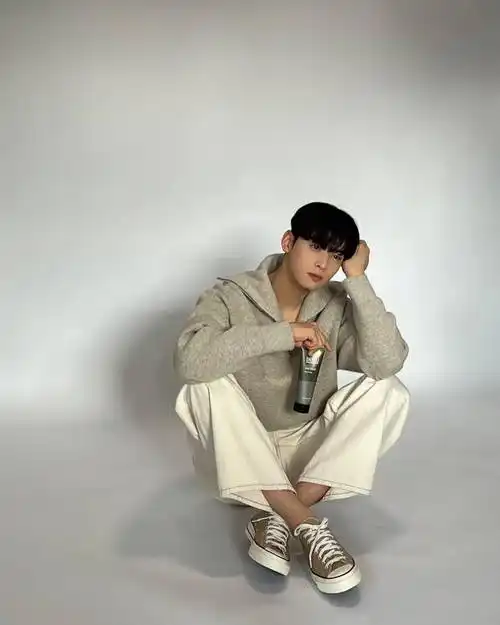 做个有"人气"的男生,车银优穿搭了解下