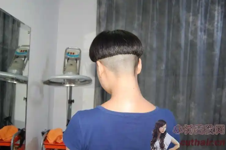 图文美女剃前空锅盖头32