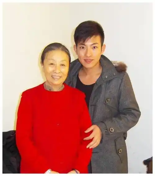 张慧宝_母亲_家庭