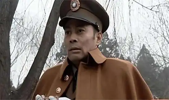 加上眼神中所流露出的深情,将对大陆的难以割舍之情表现得淋漓尽致!