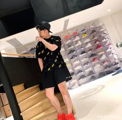 陈赫晒照,满墙名牌鞋