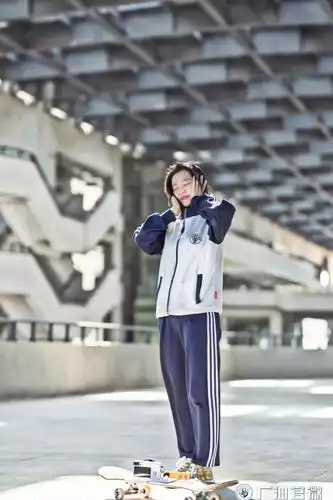 世界上竟有如此好看的校服!有你心仪的高校吗?_大学