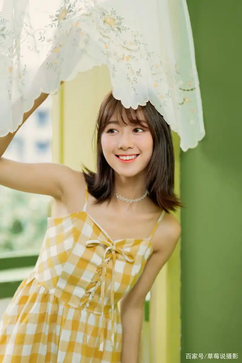 学会这10个室内拍照姿势,简约不做作,秒杀你的朋友圈