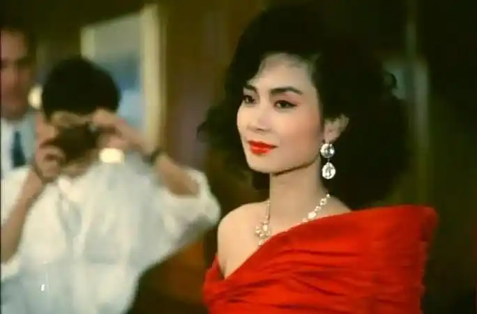 老照片:红极一时的香港女歌星邝美云