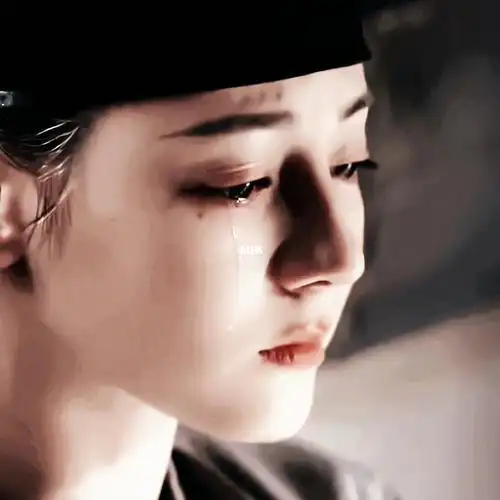 迪丽热巴的神仙落泪晶莹剔透的珍珠泪