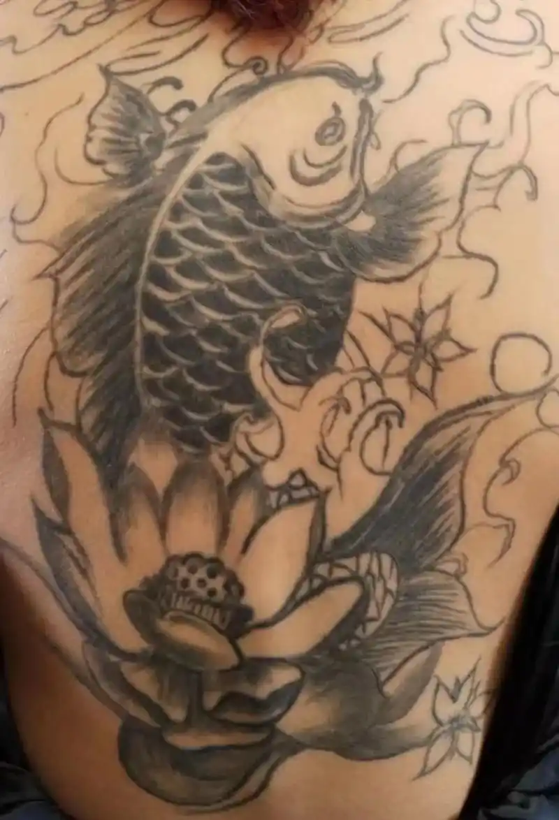 修改旧纹身#鲤鱼纹身 - 抖音