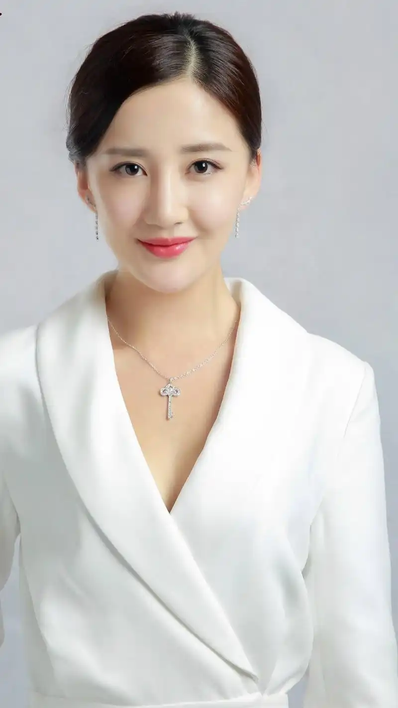 陈欣予精美壁纸:柔美大气,十分靓丽!