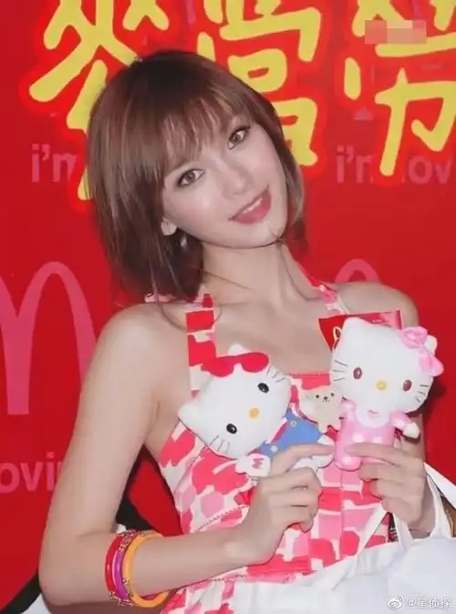 angelababy19岁短发大眼微笑唇