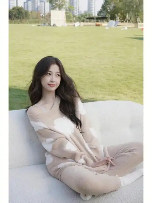 恭喜虞书欣成为ubras元气代言人