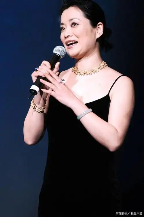 毛阿敏,一生起起落落儿女双全却丧夫