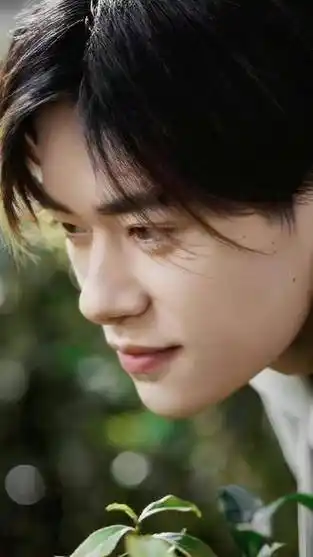 易烊千玺, 易烊千玺大眼睛, 眼里有星星. 易烊千玺