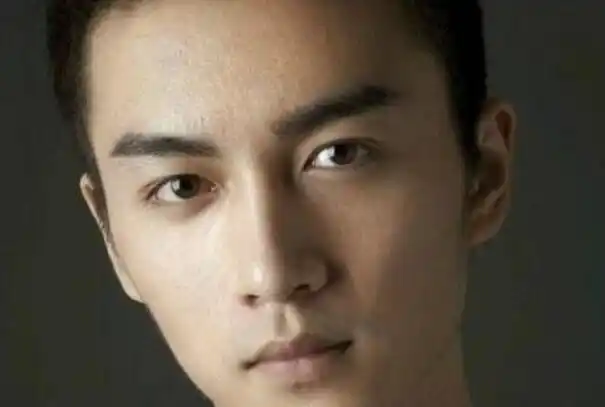 【抢先看】陈晓整容了没有 整容前照片曝光真吓人