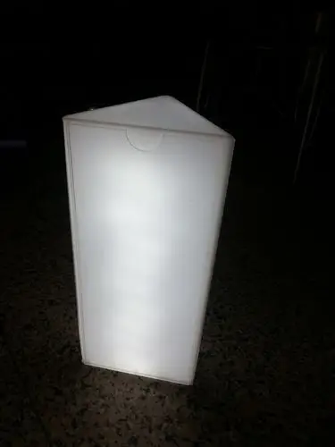 三角形白色发光灯箱画面自由换现货量多可优惠包邮手机维修灯箱