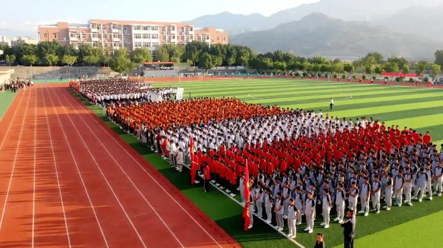 盐边中学举办第50届暨盐边县飞天阳光青少年体育俱乐部第九届田径运动