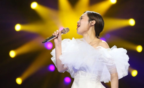 当之无愧的高音女王云朵一首映山红刀郎听了都得靠边站