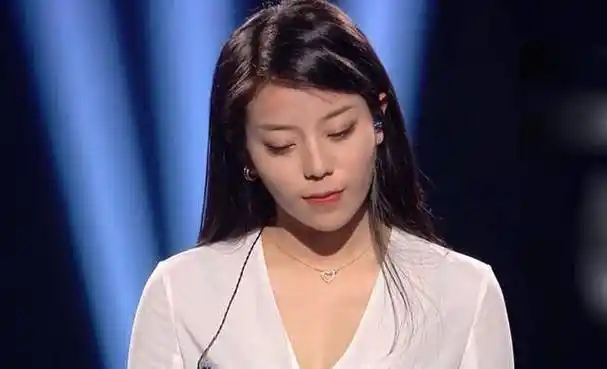 原创中国好声音那英破釜沉舟或再成冠军导师哈林又要陪跑了