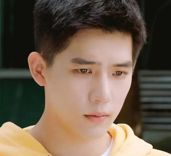 《陪你逐风飞翔》虽然电视剧也受到了很多的吐槽和质疑,但开播以来所