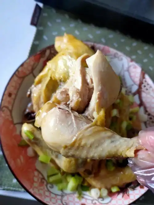 整鸡另类做法葱油蒸鸡